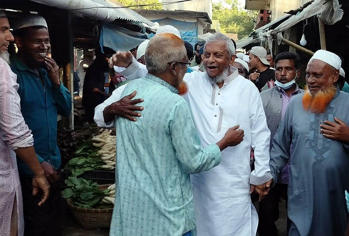 ওবা ইতা কিথা দেখরাম ফ্যা সি স্ট রা বলতো উন্নয়নের মহাসড়ক, আমি দেখছি উন্নয়নের ম হা গ র্ত: আরিফুল হক