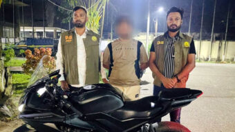 সিলেটে ভারতীয় বাইক নিয়ে ঘুরছিলেন তারেক মামু , ধ রে ছে ন পুলিশ