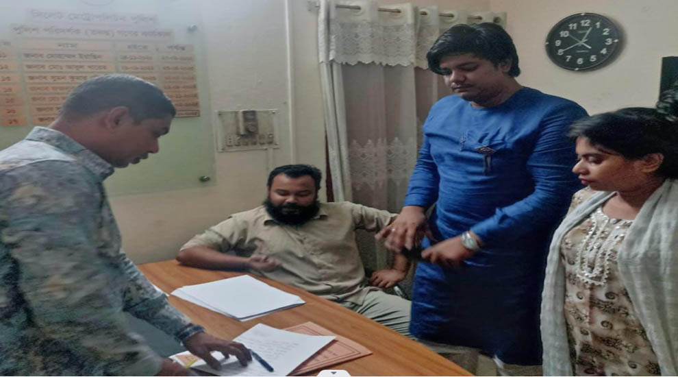 আ ট ক ছাত্র ইউনিয়নের ২ নেতাকে ছাড়ালেন শাবি ছাত্রদল সভাপতি