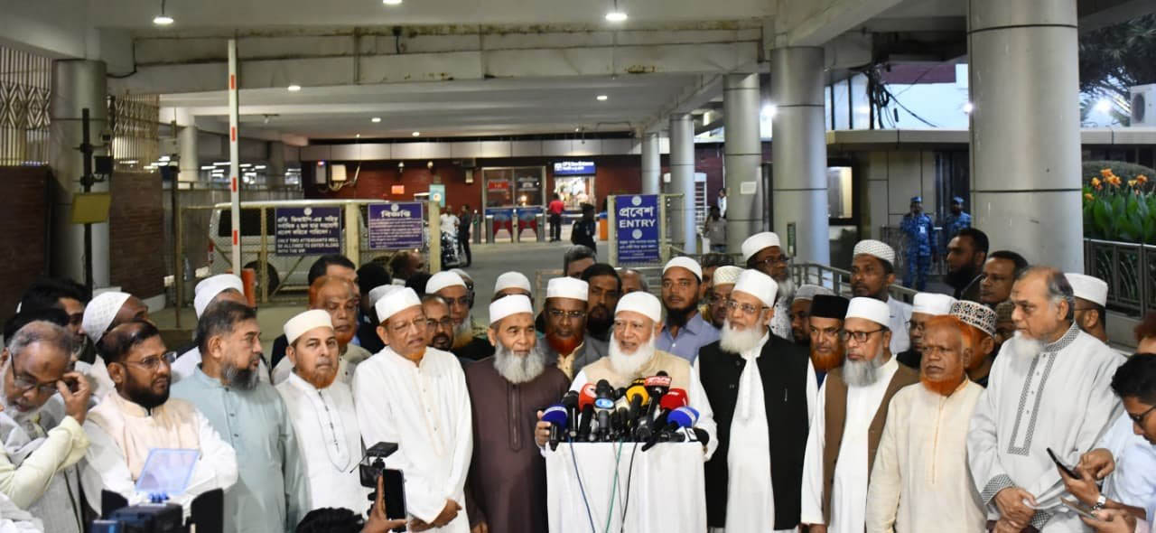 বিমানবন্দরের সাংবাদিকদের যা বললেন ডা. শফিকুর রহমান