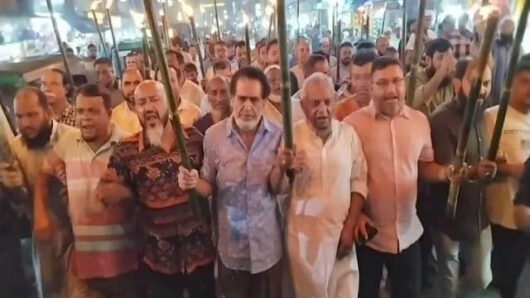 ‘সিলেট আ ন্দো ল ন’-এর মশাল মিছিল অনুষ্ঠিত: রোববার গণঅবস্থান কর্মসূচি