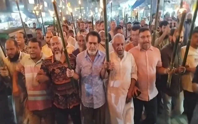 ‘সিলেট আ ন্দো ল ন’-এর মশাল মিছিল অনুষ্ঠিত: রোববার গণঅবস্থান কর্মসূচি