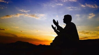 প্রতিদিন সকালে দুই ফেরেশতার দোয়া ও বদদোয়া