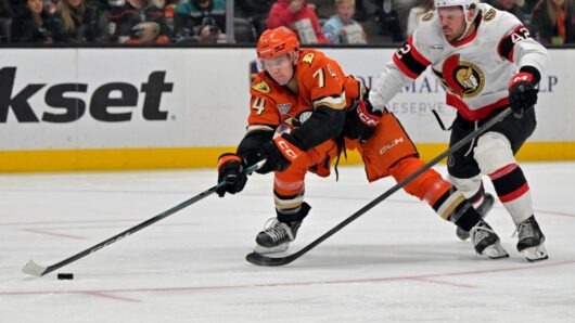 Senators hand Ducks a rare home loss with late goal