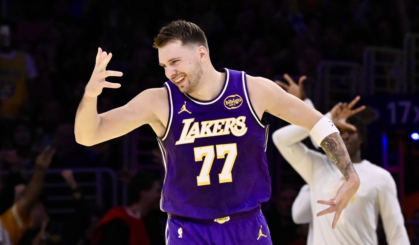 Big 3 lead Lakers past Clippers to clinch their NBA Cup group