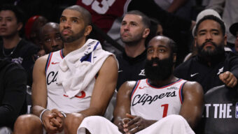 Familiar flaws hurt Clippers in loss to Lakers