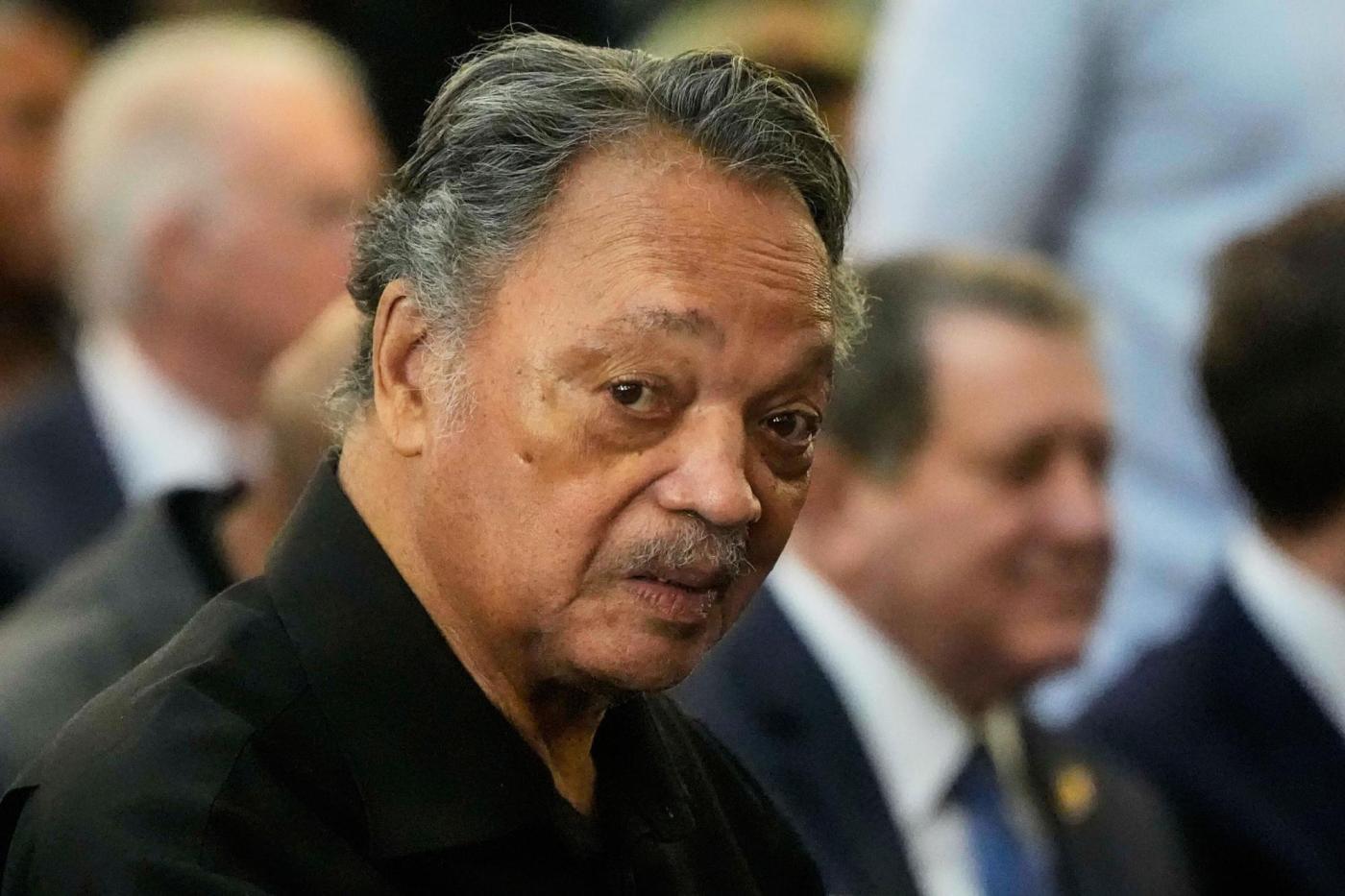 Civil rights leader Jesse Jackson leaves hospital after treatment for neurological disorder