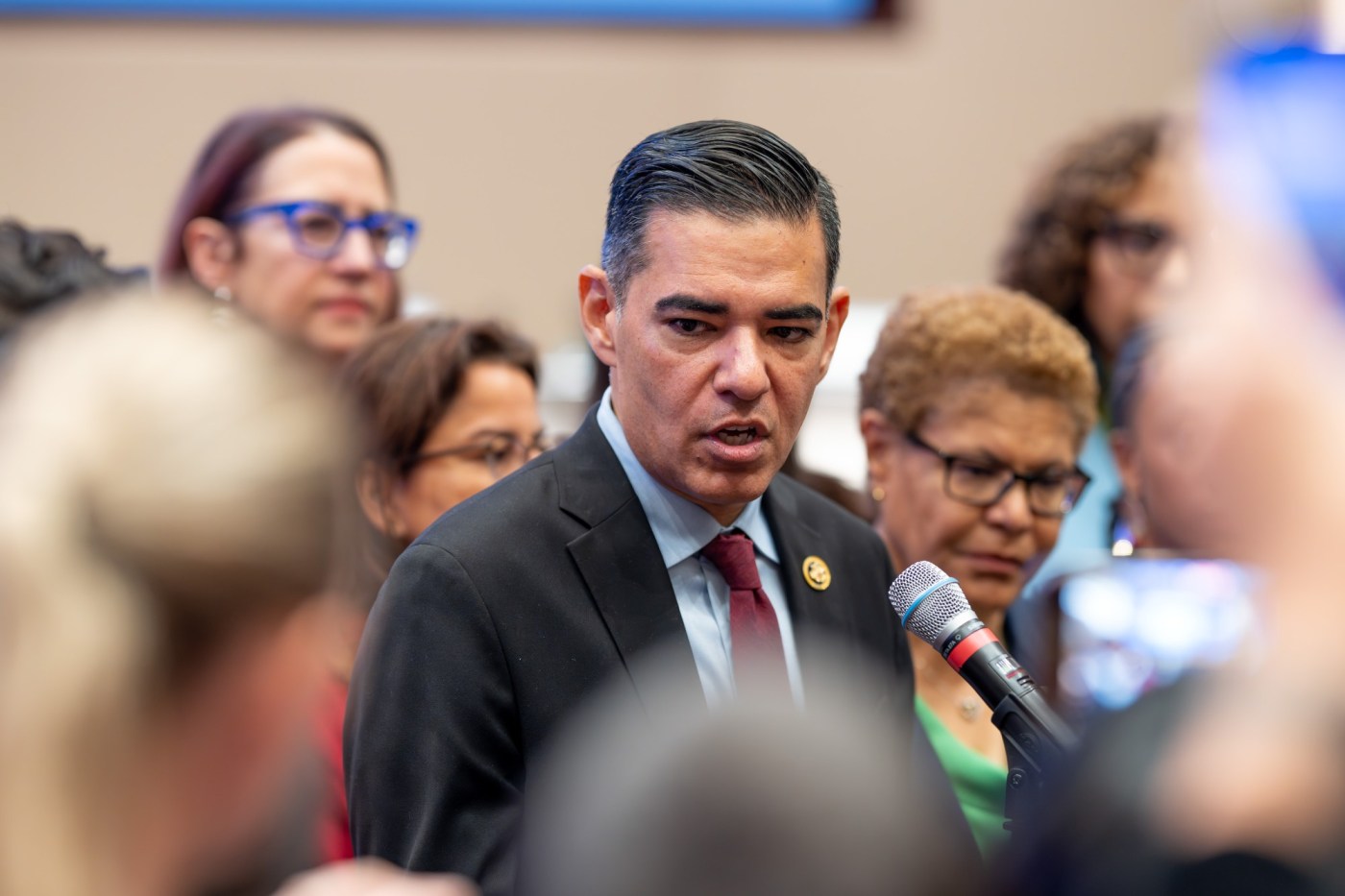 House Democrats hold congressional hearing in LA to discuss ICE arrests