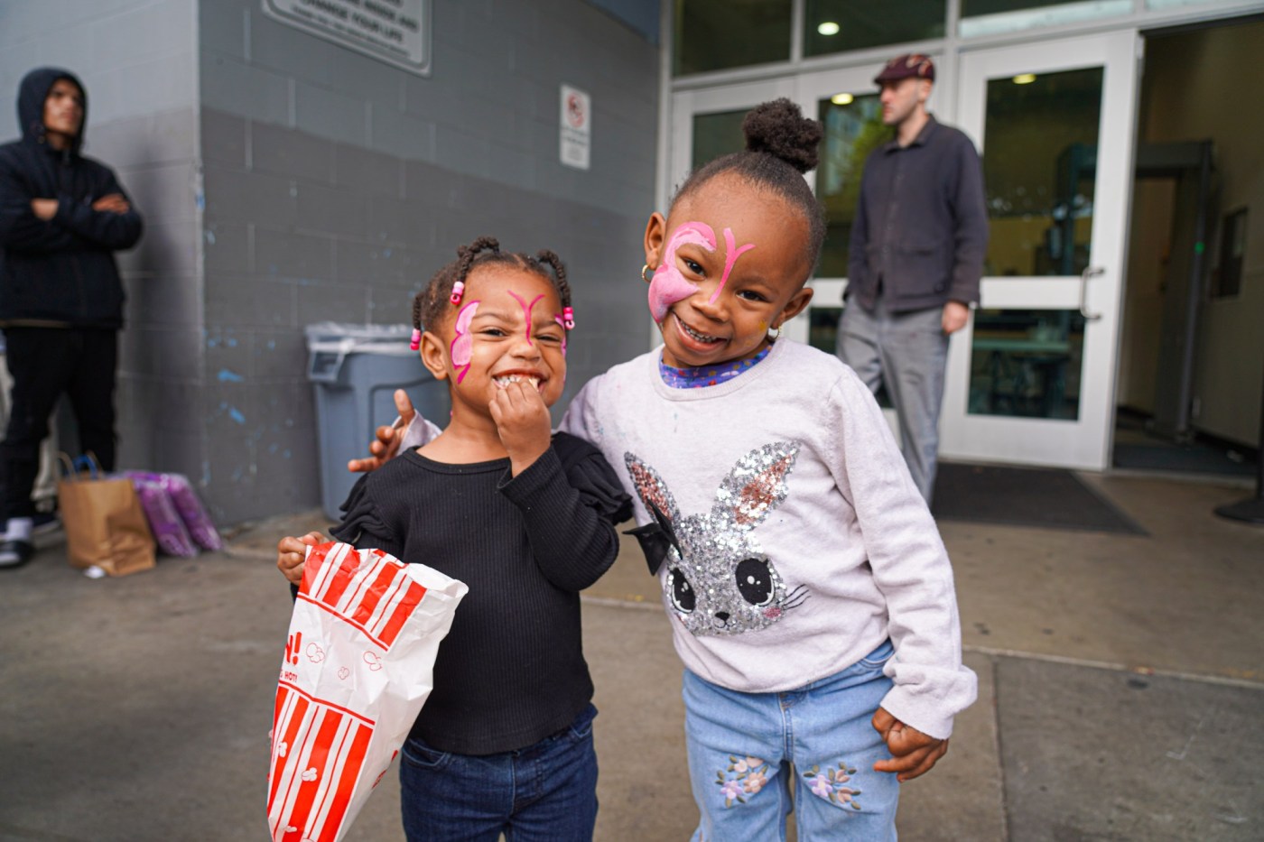 Union Rescue Mission brings Thanksgiving to Skid Row