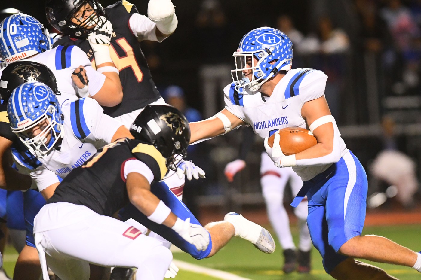 La Habra knocks out Oaks Christian, reaches Division 4 football title game