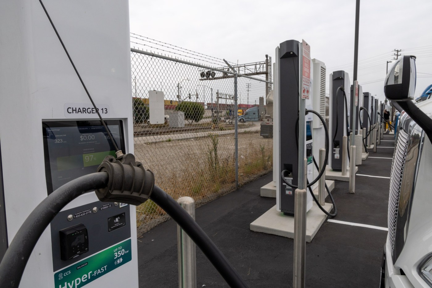 LA, Long Beach ports to give quarterly pollution updates