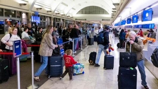 By road or airplane, expect Thanksgiving travel snarls in Southern California