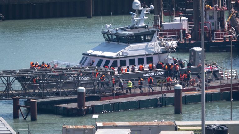 ইউরোপের মধ্যে যুক্তরাজ্যে আশ্রয় দাবির সংখ্যা সবচেয়ে বেশি বৃদ্ধি