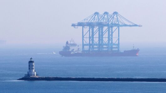 Port of L.A. signs on as 3rd partner in pollution-fighting agreement