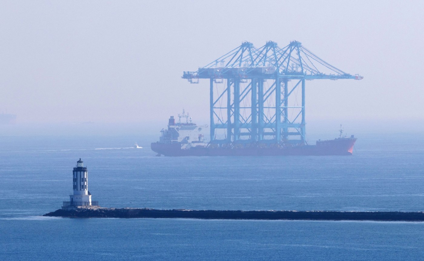 Port of L.A. signs on as 3rd partner in pollution-fighting agreement